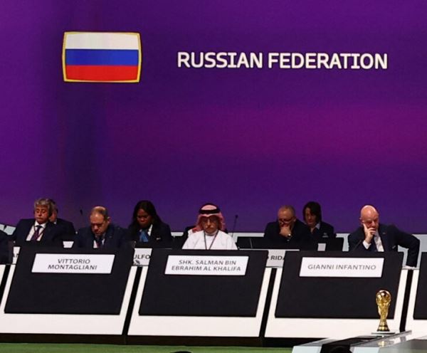 Россию не исключили из ФИФА, это даже не обсуждали – забанили три других федерации. Русский язык добавили в список официальных