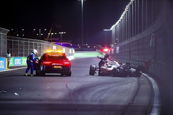 Почему Шумахер пропустит гонку? Дело не в здоровье