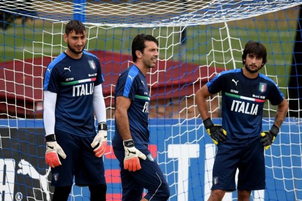 Доннарумму признали лучшим игроком Евро-2020, но вообще в Италии кризис вратарей. Они косячат, плохо пасуют и страхуют