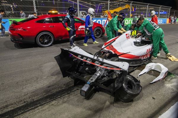 Как новый техрегламент Ф1 помог Шумахеру попасть в аварию в Джидде